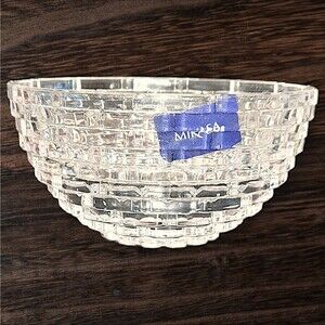 Mikasa bowl Beehive Layered Brick 7 Inch pattern